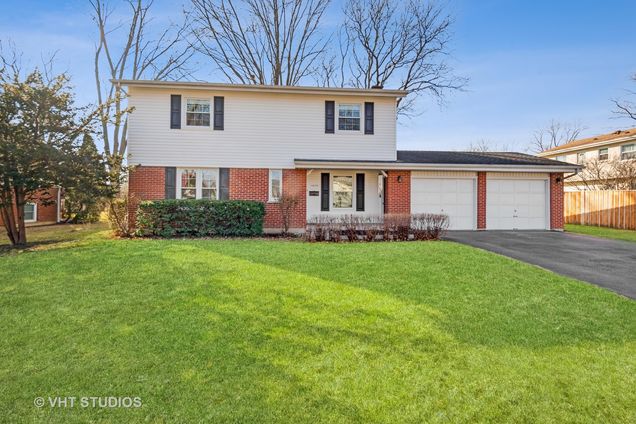 1829 E Jonquil Terrace Arlington Heights, IL House Sold - Photo 1 of 24. Opens carousel modal