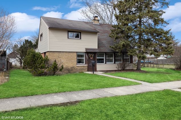 4048 Fern Avenue Lyons, IL House Sold - Photo 1 of 16. Opens carousel modal