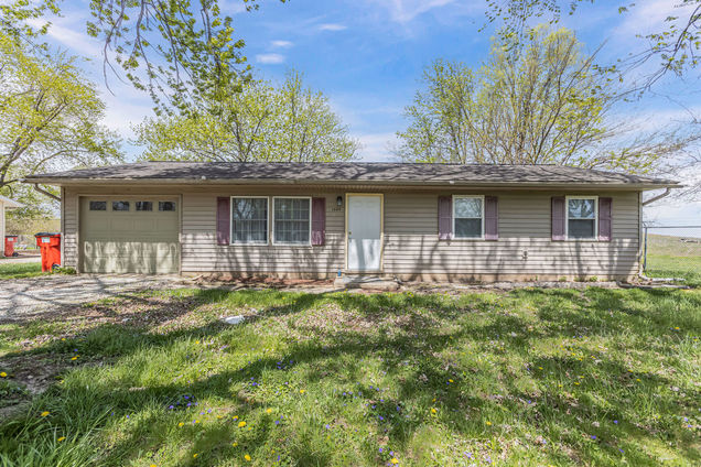 1302 Comanche Drive Champaign, IL House Sold - Photo 1 of 15. Opens carousel modal