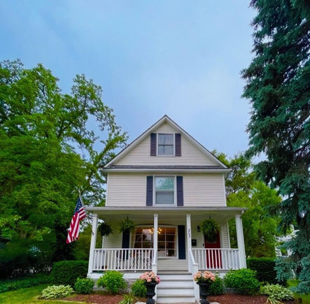 203 4th Street Libertyville, IL House Sold - Photo 1 of 16. Opens carousel modal