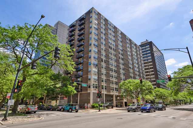 3033 N Sheridan Road Unit M2 Chicago, IL Condo Sold - Photo 1 of 19. Opens carousel modal