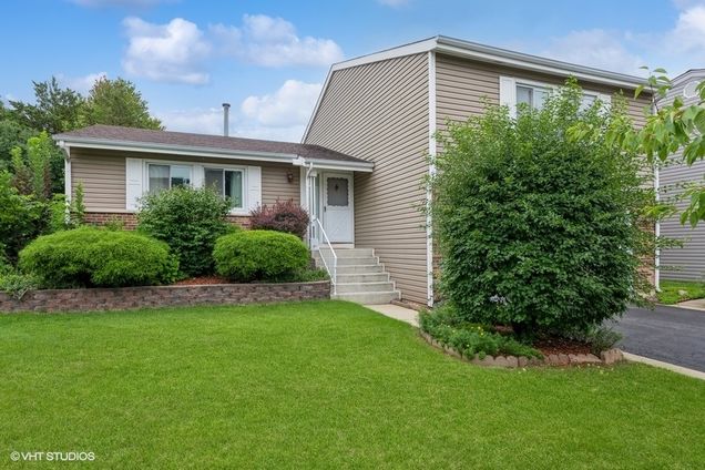 108 Norwood Court Rolling Meadows, IL House Sold - Photo 1 of 26. Opens carousel modal