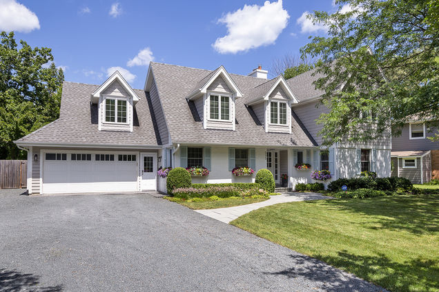 595 Dundee Road Glencoe, IL House Sold - Photo 1 of 41. Opens carousel modal