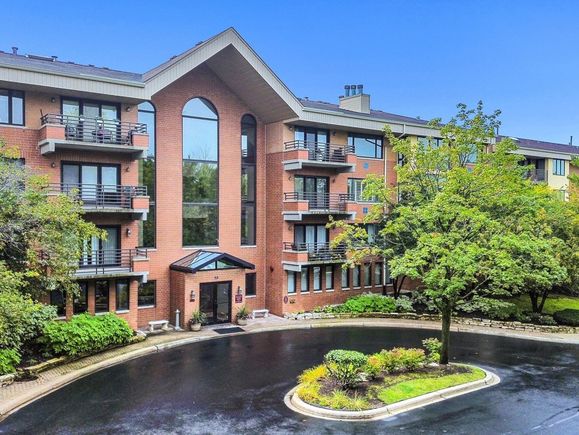 3525 S Cass Court Unit T3N Oak Brook, IL Condo Sold - Photo 1 of 27. Opens carousel modal