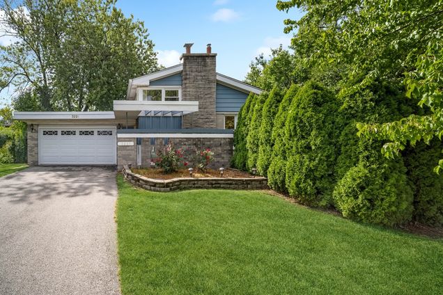 3221 Greenbriar Drive Glenview, IL House Sold - Photo 1 of 22. Opens carousel modal