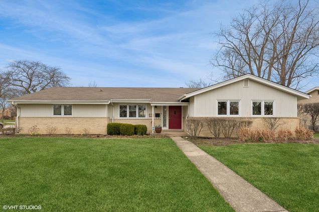 18 Ferndale Road Deerfield, IL House Sold - Photo 1 of 21. Opens carousel modal
