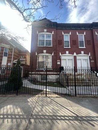 1538 N Rockwell Street Unit 1F Chicago, IL Condo Sold - Photo 1 of 14. Opens carousel modal