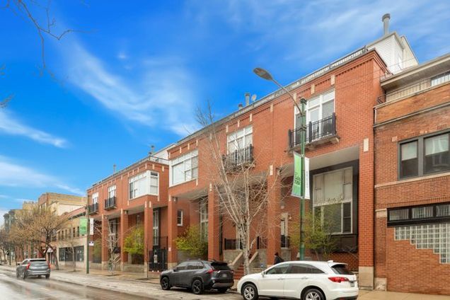 2843 N Lincoln Avenue Unit 206 Chicago, IL Condo Sold - Photo 1 of 25. Opens carousel modal