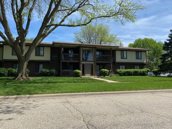 569 Somerset Lane Unit 1 Crystal Lake, IL Condo Sold - Photo 1 of 10. Opens carousel modal