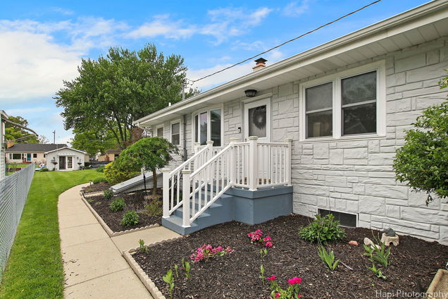 18 Lakeside Lane Fox Lake, IL House Contingent - Photo 1 of 31. Opens carousel modal