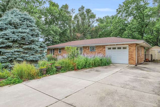 2201 Welland Drive Champaign, IL House Sold - Photo 1 of 21. Opens carousel modal