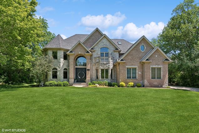 709 Glendale Dr, Prospect Heights, IL 60070 | Estately 🧡 | MLS 