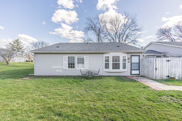 6 Fernwood Drive Unit N Bolingbrook, IL Condo Sold - Photo 1 of 17. Opens carousel modal