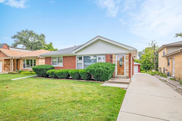 812 Marvin Parkway Park Ridge, IL House Sold - Photo 1 of 33. Opens carousel modal