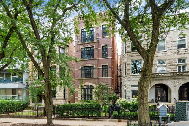 645 W Wrightwood Avenue Unit 1A Chicago, IL Condo Sold - Photo 1 of 30. Opens carousel modal