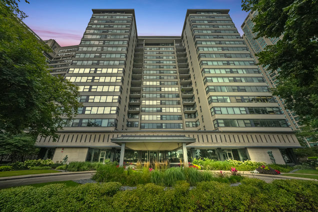 3430 N Lake Shore Drive Unit 12J Chicago, IL Condo Sold - Photo 1 of 32. Opens carousel modal