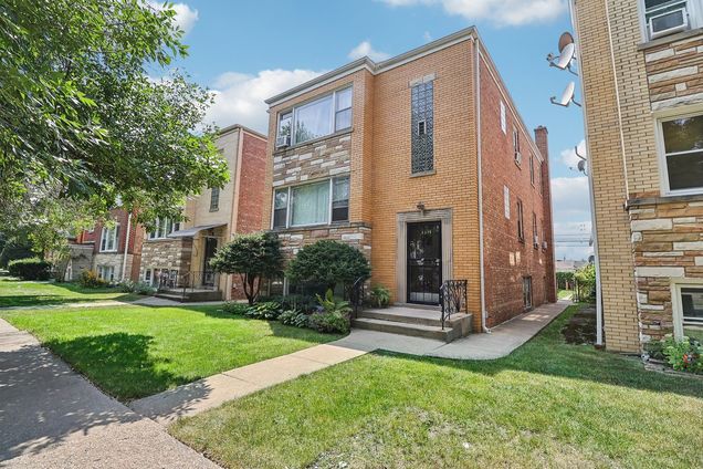 4614 N Central Avenue Chicago, IL Multifamily Sold - Photo 1 of 35. Opens carousel modal