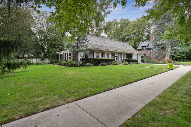 809 W Park Avenue Champaign, IL House Sold - Photo 1 of 58. Opens carousel modal
