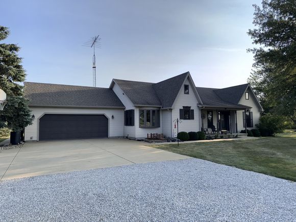4718 E 2000n Road Kankakee, IL House Sold - Photo 1 of 37. Opens carousel modal