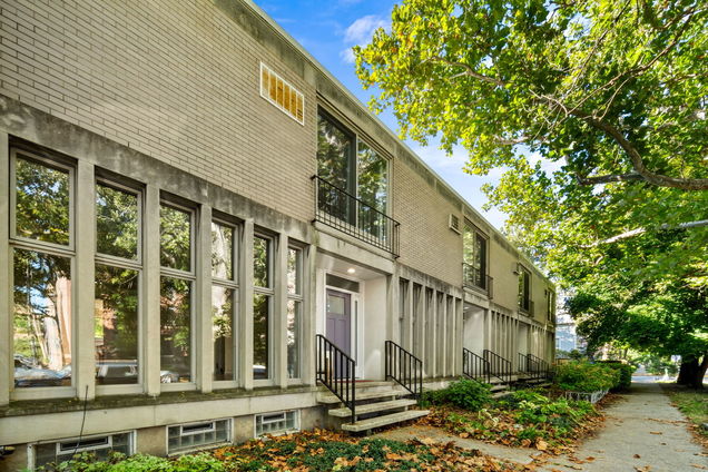 5462 S Blackstone Avenue Chicago, IL Townhouse Sold - Photo 1 of 46. Opens carousel modal