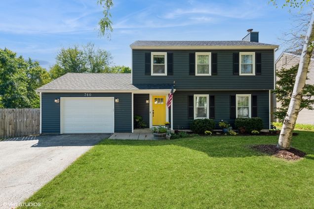 740 Lexington Avenue St. Charles, IL House Sold - Photo 1 of 26. Opens carousel modal