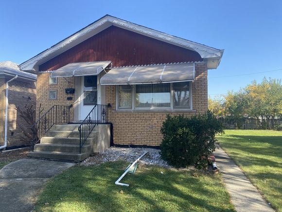 7707 Linder Avenue Burbank, IL House Sold - Photo 1 of 10. Opens carousel modal