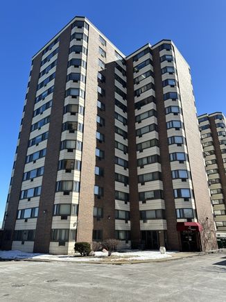 7337 S South Shore Drive Unit 503