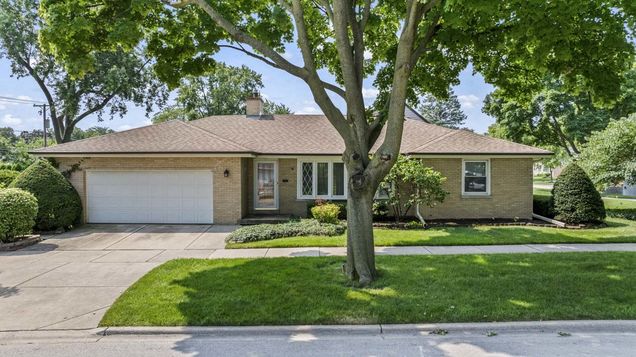101 S Hi Lusi Avenue Mount Prospect, IL House Sold - Photo 1 of 26. Opens carousel modal