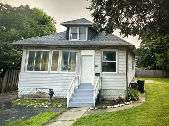 411 N Arlington Heights Road