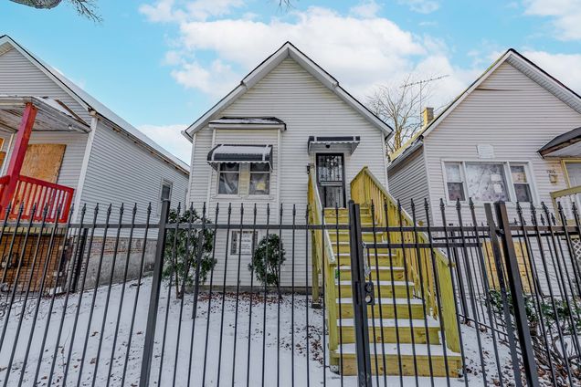 5308 S Peoria Street Chicago, IL House Active - Photo 1 of 26. Opens carousel modal