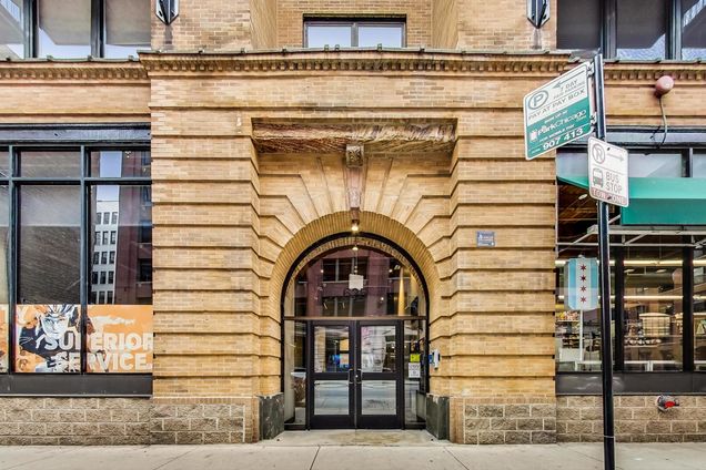 625 W Jackson Boulevard Unit 612 Chicago, IL Condo Sold - Photo 1 of 32. Opens carousel modal