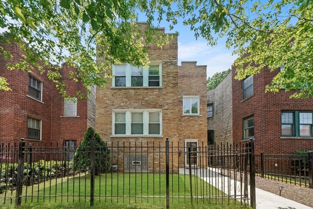 3045 W Addison Street Unit GDN Chicago, IL Apartment Active - Photo 1 of 1. Opens carousel modal