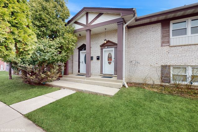 7809 N Nordica Avenue Unit 7809 Niles, IL Townhouse Active - Photo 1 of 20. Opens carousel modal