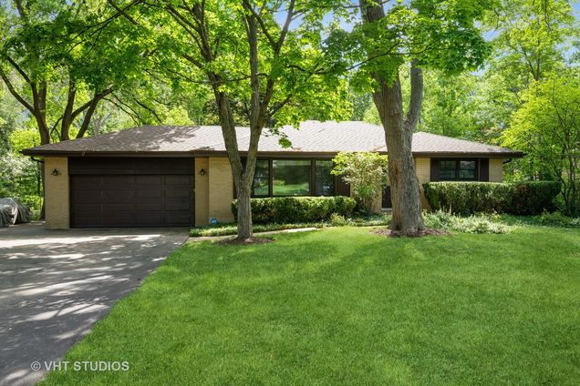 2101 Thorntree Lane Palatine, IL House Active - Photo 1 of 16. Opens carousel modal