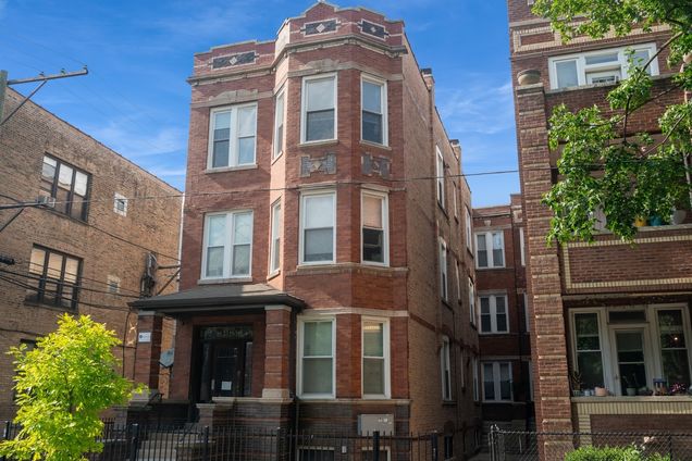 2346 W Thomas Street Unit 2R Chicago, IL Apartment Active - Photo 1 of 11. Opens carousel modal