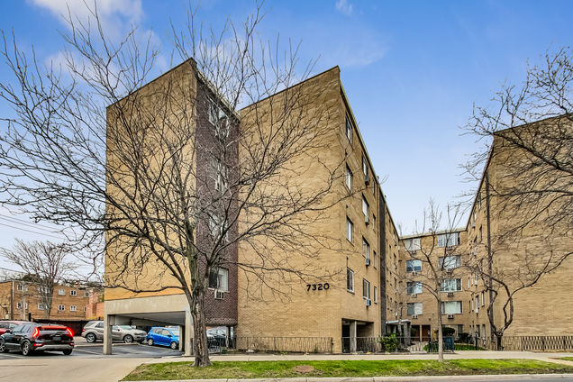 7320 N Rogers Avenue Unit 412 Chicago, IL Condo Active - Photo 1 of 18. Opens carousel modal