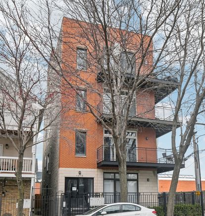 1216 W Augusta Boulevard Unit 1 Chicago, IL Condo Sold - Photo 1 of 21. Opens carousel modal