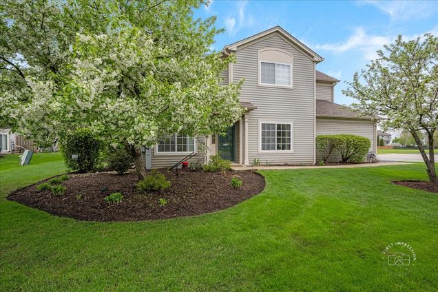 355 Thornwood Way Unit A South Elgin, IL Townhouse Sold - Photo 1 of 19. Opens carousel modal