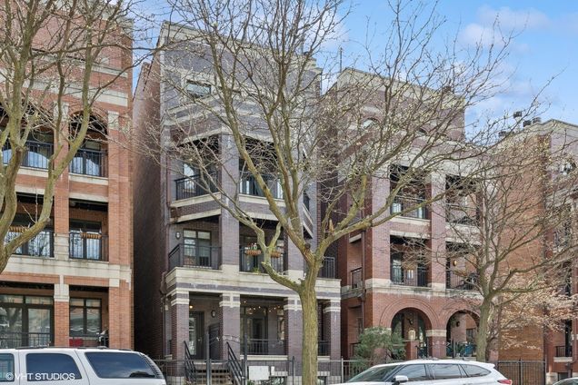 1035 W Monroe Street Unit 2 Chicago, IL Condo Sold - Photo 1 of 29. Opens carousel modal