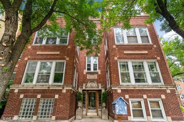 1404 W Thorndale Avenue Unit 1 Chicago, IL Condo Sold - Photo 1 of 13. Opens carousel modal