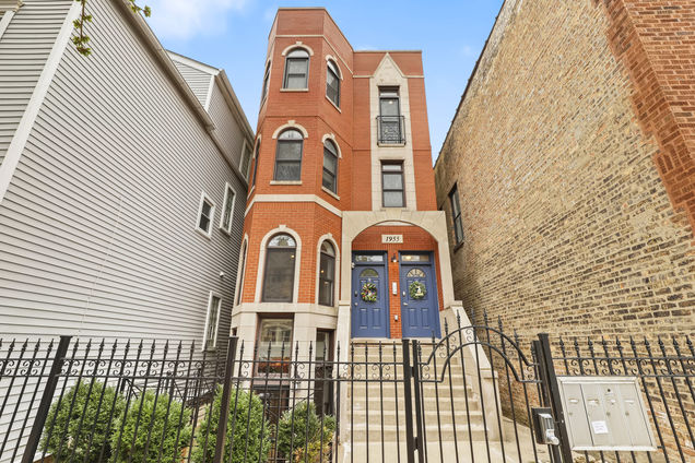 1955 W Melrose Street Unit 1 Chicago, IL Condo Sold - Photo 1 of 22. Opens carousel modal