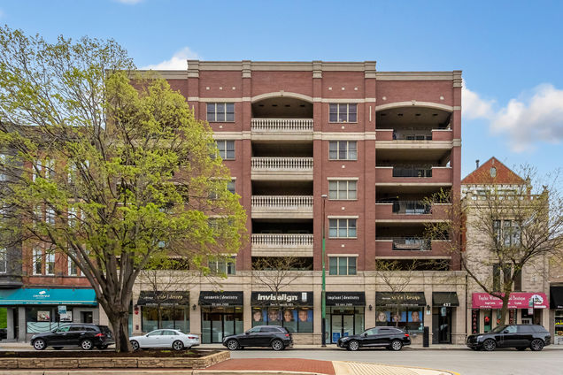 437 W North Avenue Unit 505 Chicago, IL Condo Sold - Photo 1 of 13. Opens carousel modal