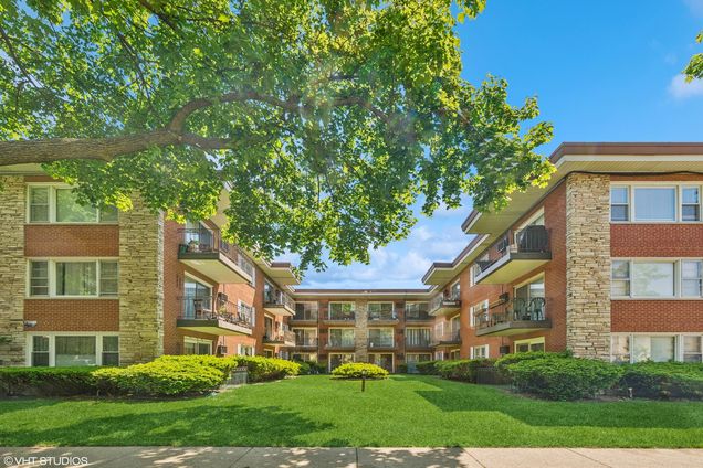 4225 N Keystone Avenue Unit 1C Chicago, IL Condo Sold - Photo 1 of 17. Opens carousel modal