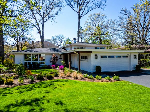 1232 Blackthorn Lane Deerfield, IL House Sold - Photo 1 of 29. Opens carousel modal