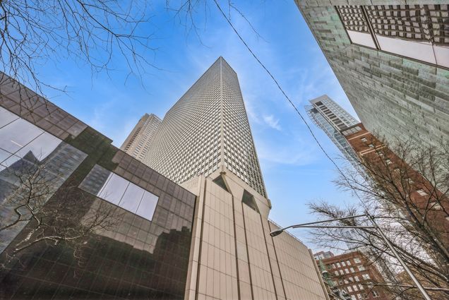 111 E Chestnut Street Unit 17K