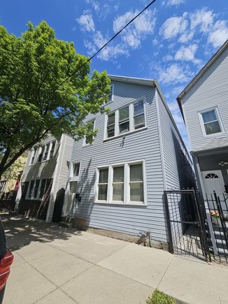 4517 S Hermitage Avenue Unit C2 Chicago, IL House Active - Photo 1 of 3. Opens carousel modal