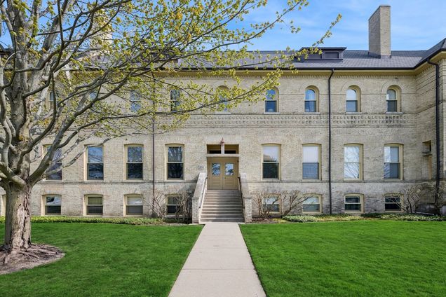 204 Leonard Wood Road S Unit 204 Highland Park, IL Condo Sold - Photo 1 of 23. Opens carousel modal