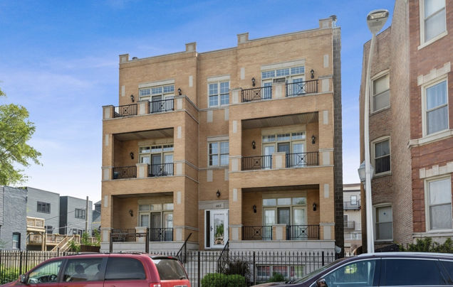 4417 S Calumet Avenue Unit 2S Chicago, IL Condo Active - Photo 1 of 22. Opens carousel modal
