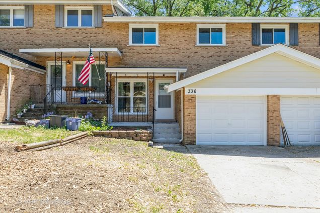336 Sunset Trail New Lenox, IL Townhouse Sold - Photo 1 of 20. Opens carousel modal