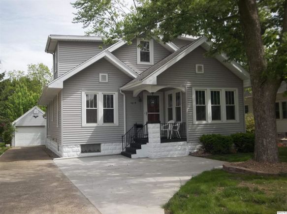 1619 Locust Quincy, IL House Sold - Photo 1 of 33. Opens carousel modal